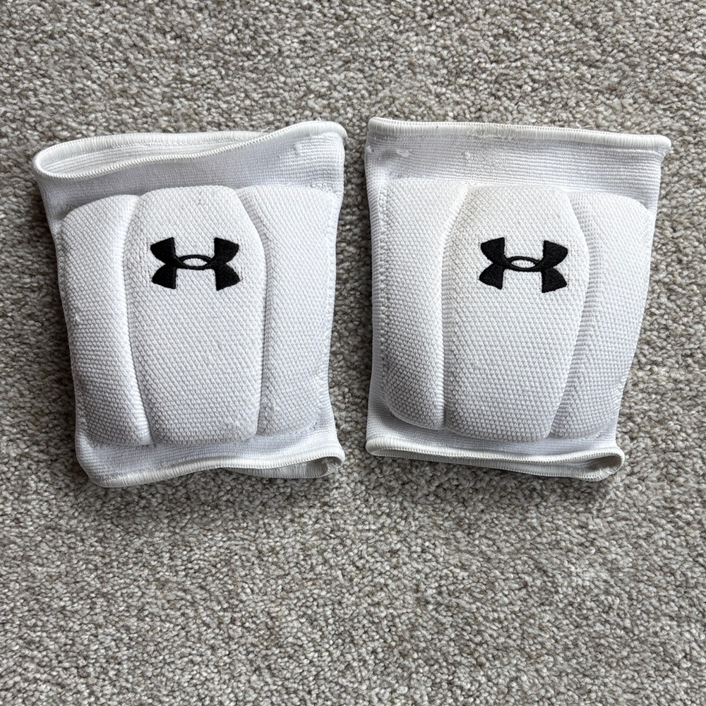 Under Armour White Knee pads
